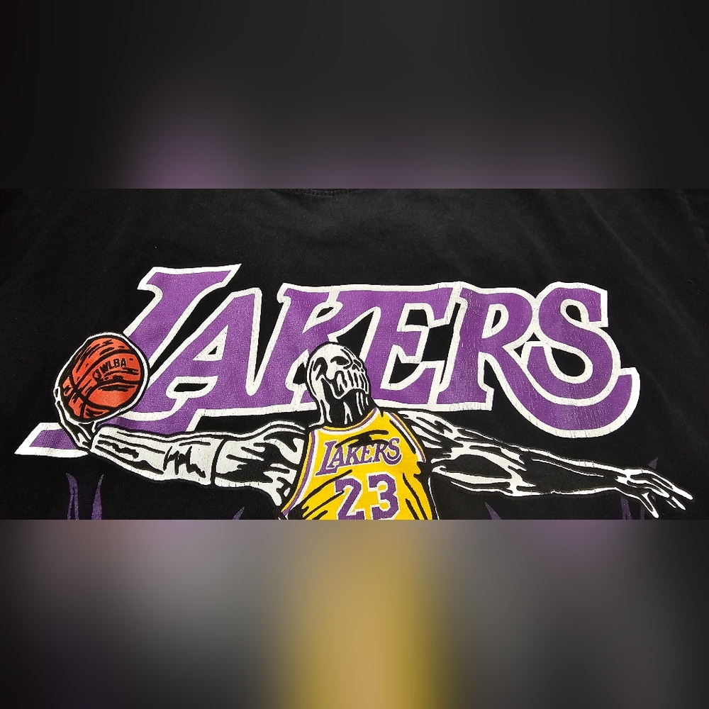 Men's Warren Lotas Lakers T-shirt-Size Medium - Picture 6 of 6